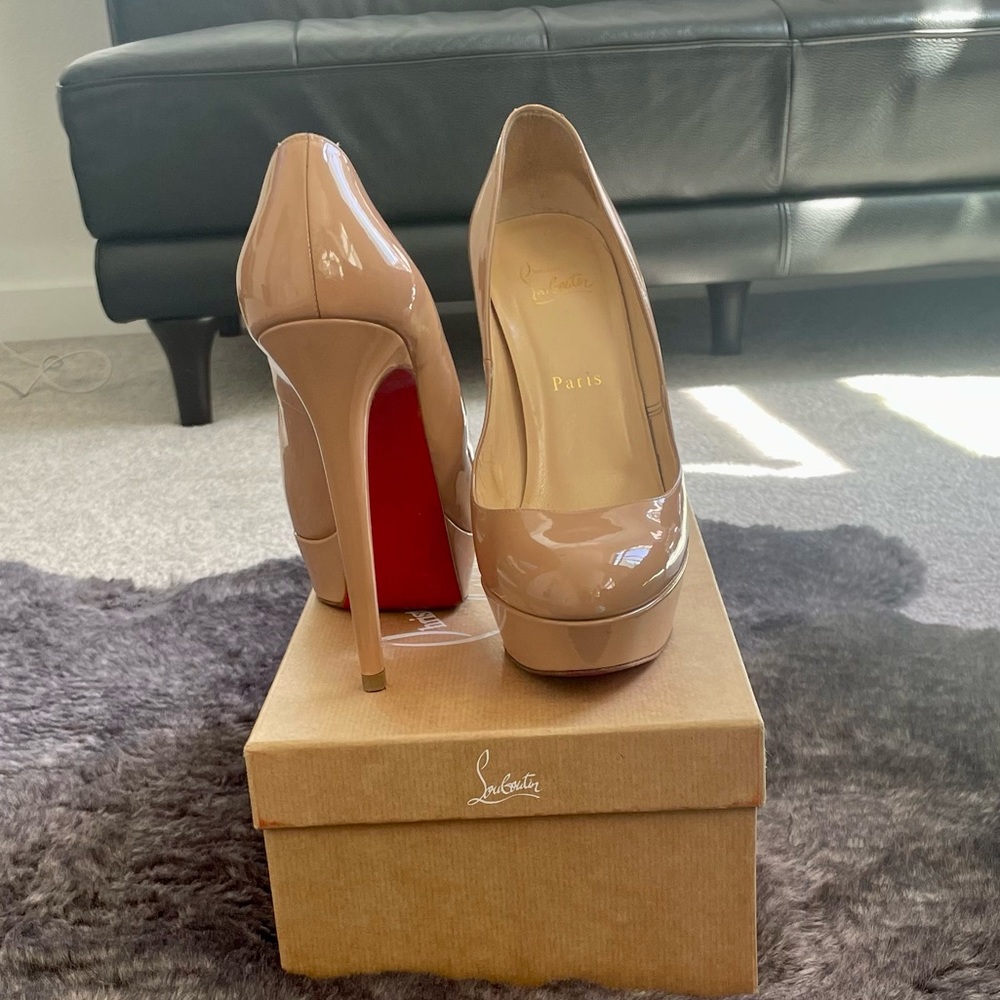 Christian Louboutin Nude Pumps